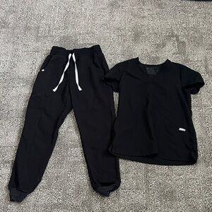 Figs Black Jogger and Tee Set